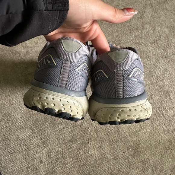 Women’s Brooks Ghost 12 size 8.5 - Picture 6 of 8